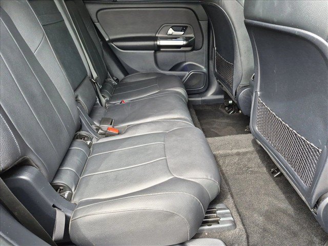 Used 2023 Mercedes-Benz GLB 250 4MATIC w/ Premium Package image 20