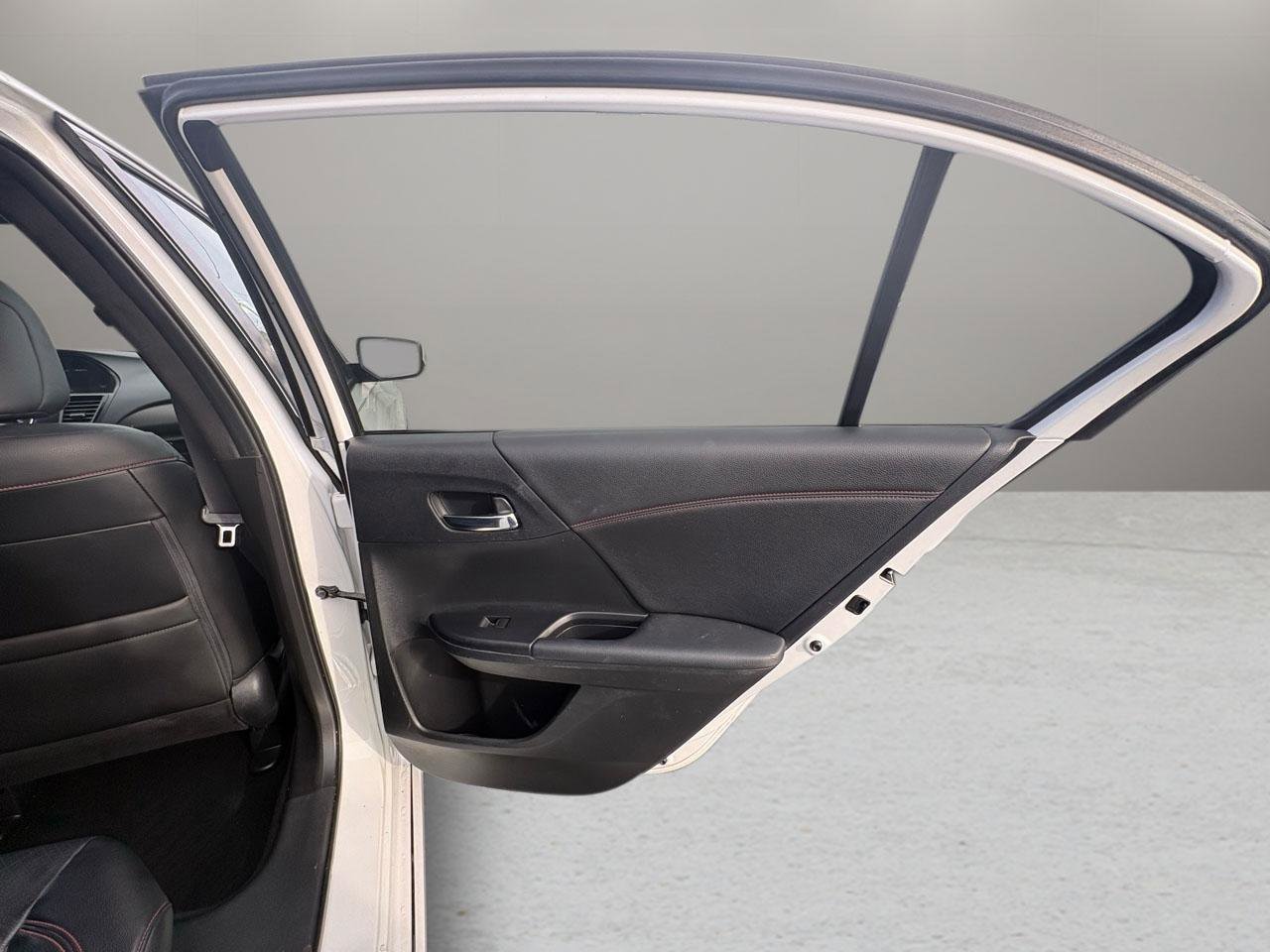 Used 2017 Honda Accord Sport Special Edition image 36