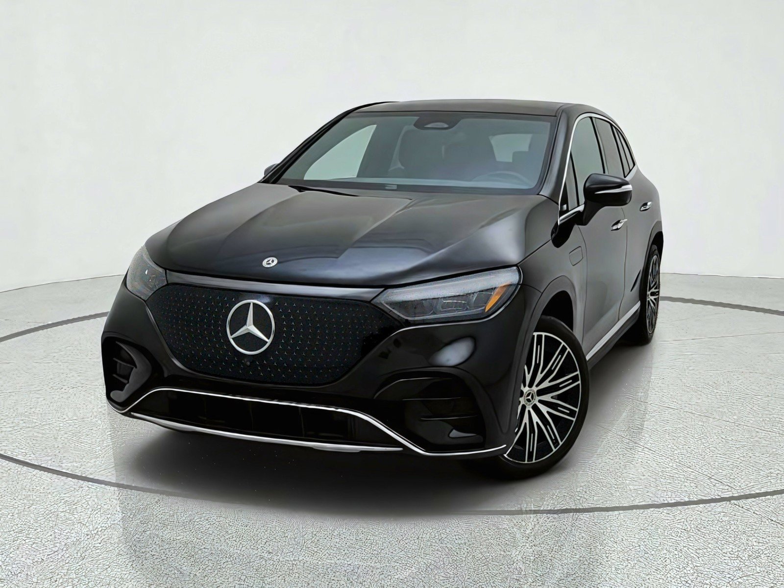 Used 2023 Mercedes-Benz EQE 500 4MATIC SUV image 2