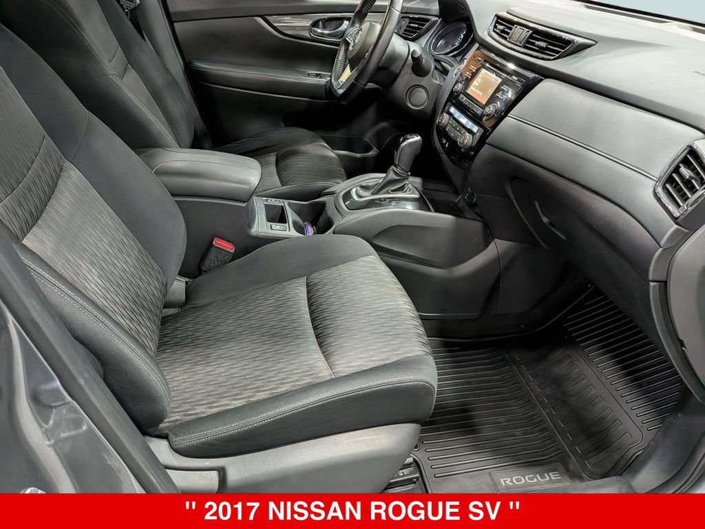 Used 2017 Nissan Rogue SV AWD/4WD image 32