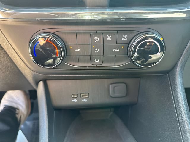 Used 2025 Buick Encore GX Preferred FWD image 38