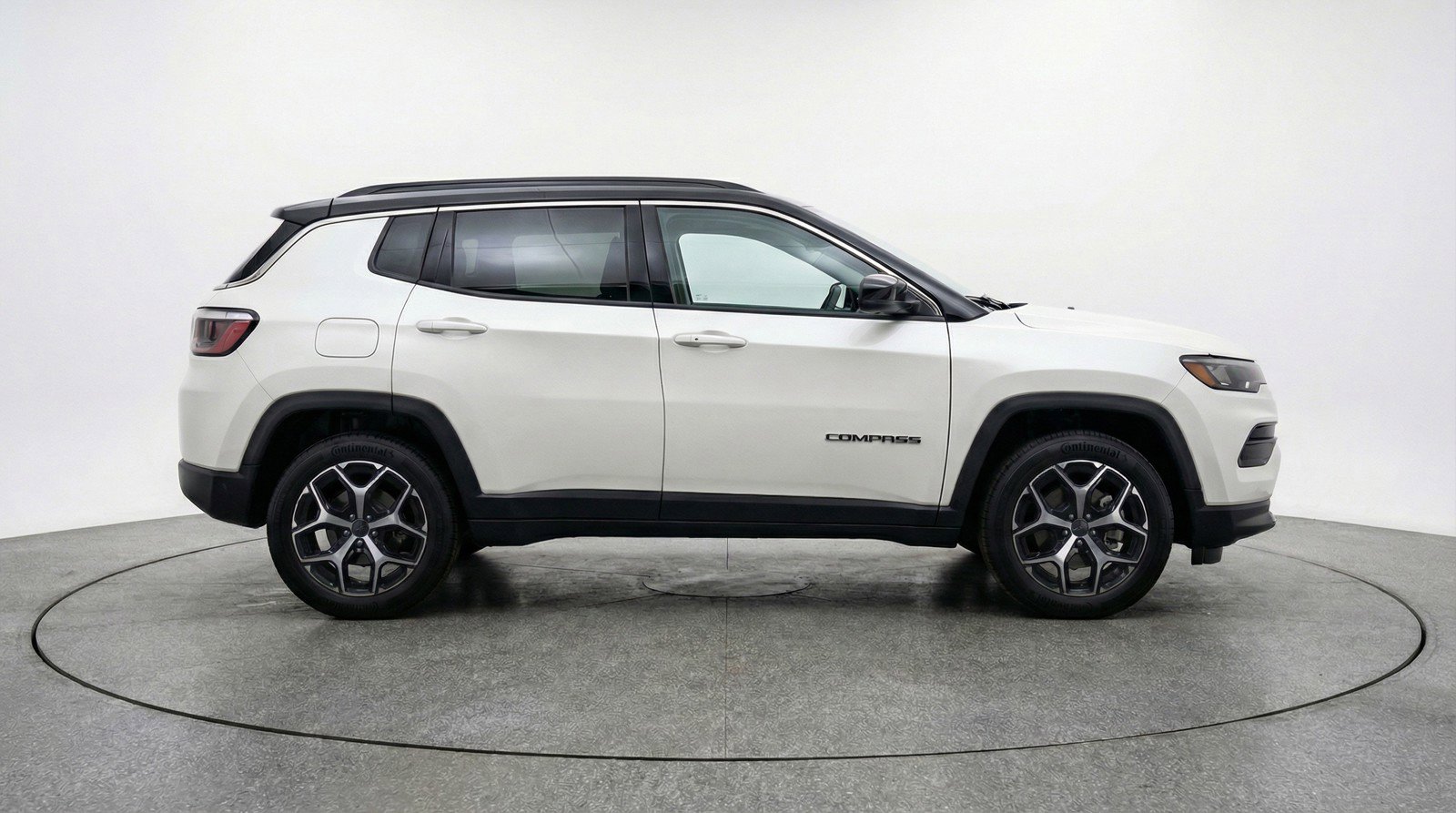 Used 2025 Jeep Compass Limited image 11
