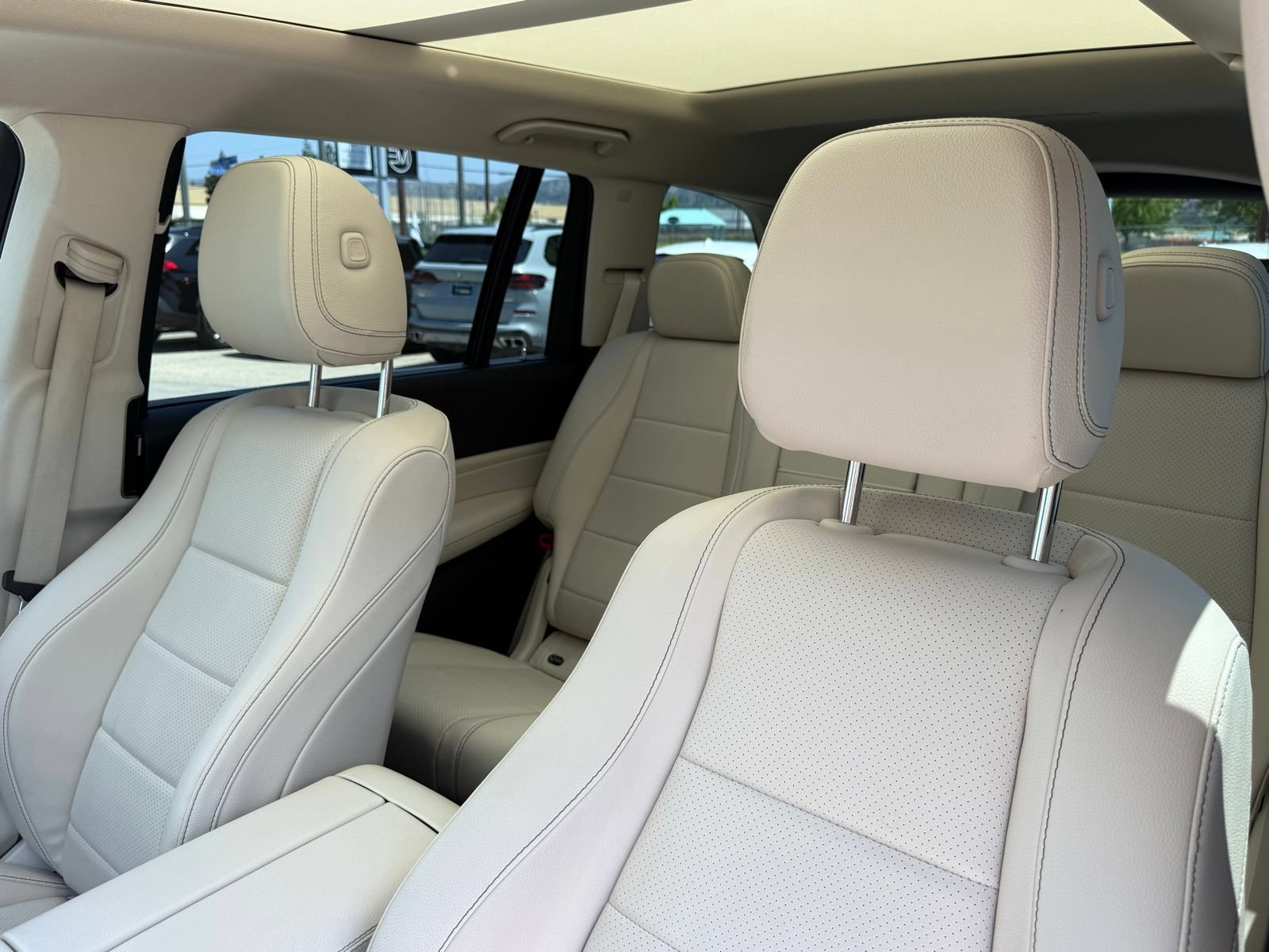 Used 2022 Mercedes-Benz GLS 450 4MATIC image 29