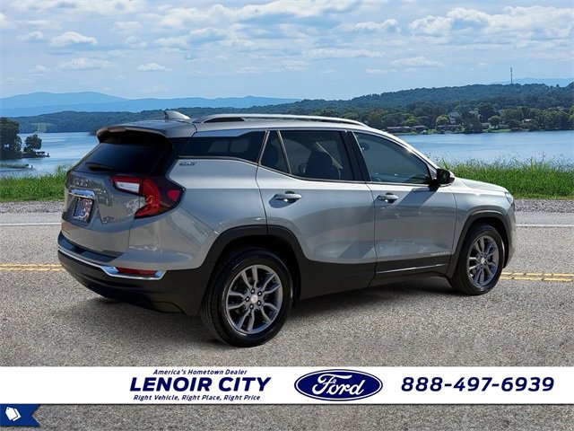 Used 2024 GMC Terrain SLT image 7