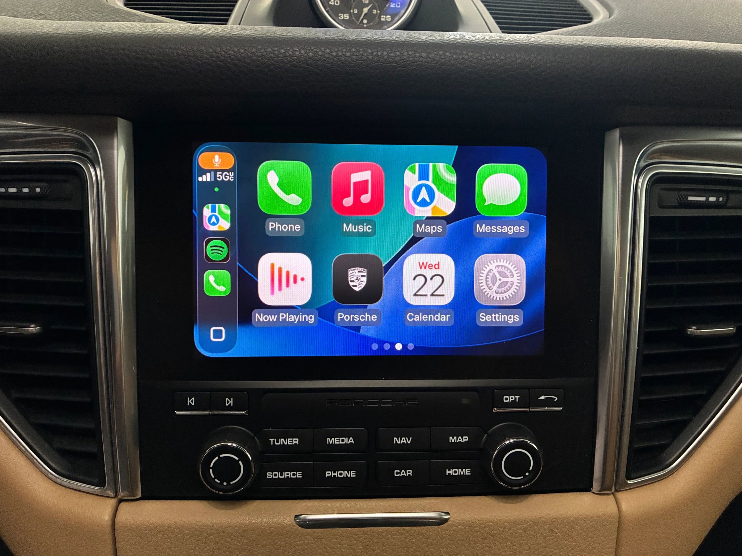 Used 2018 Porsche Macan Sport Edition image 13