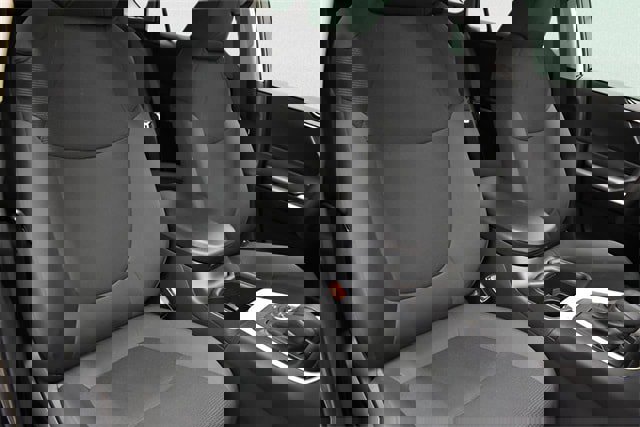 Used 2025 Toyota RAV4 LE image 6