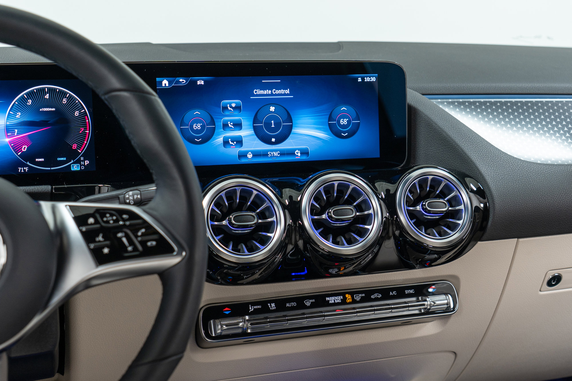 Used 2025 Mercedes-Benz GLA 250 4MATIC image 19