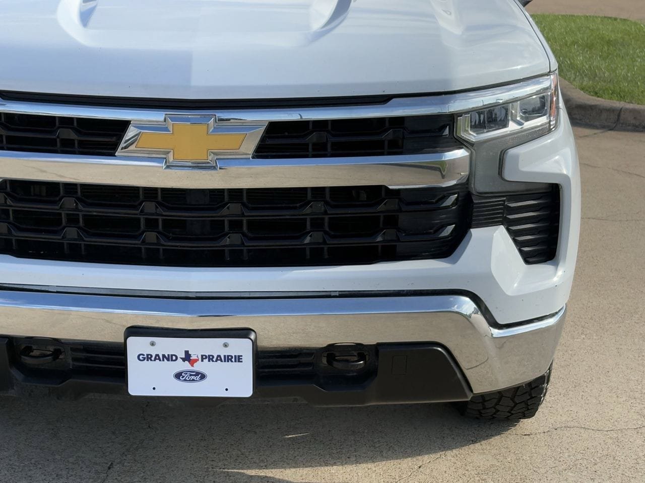 Used 2023 Chevrolet Silverado 1500 LT w/ Convenience Package II RWD image 10