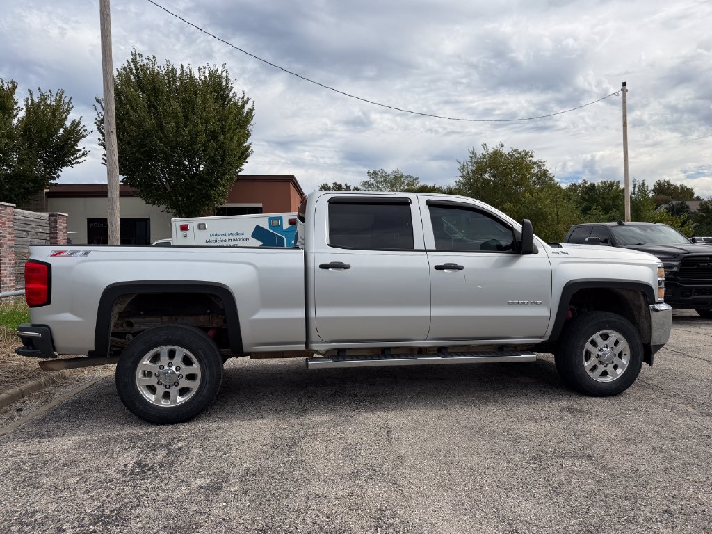 Used 2015 Chevrolet Silverado 2500 LT w/ LT Convenience Package AWD/4WD image 2