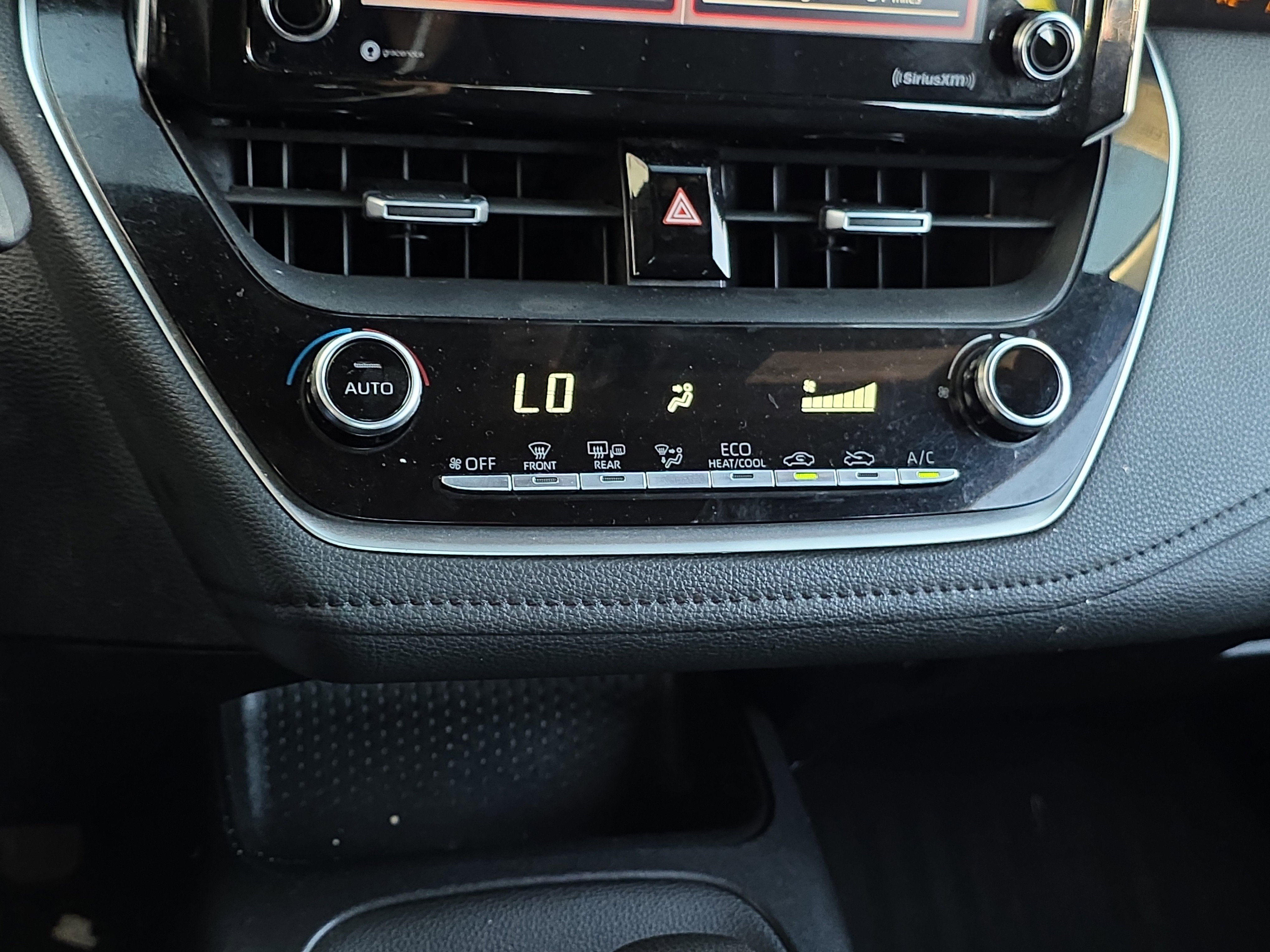 Used 2021 Toyota Corolla SE image 19