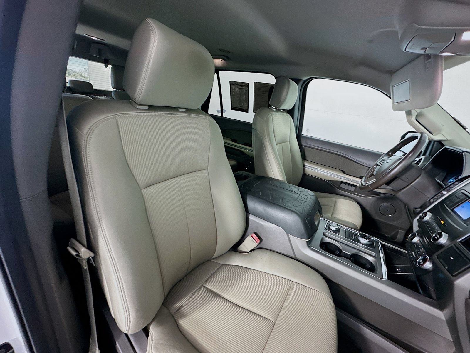 Used 2018 Ford Expedition XLT AWD/4WD image 27