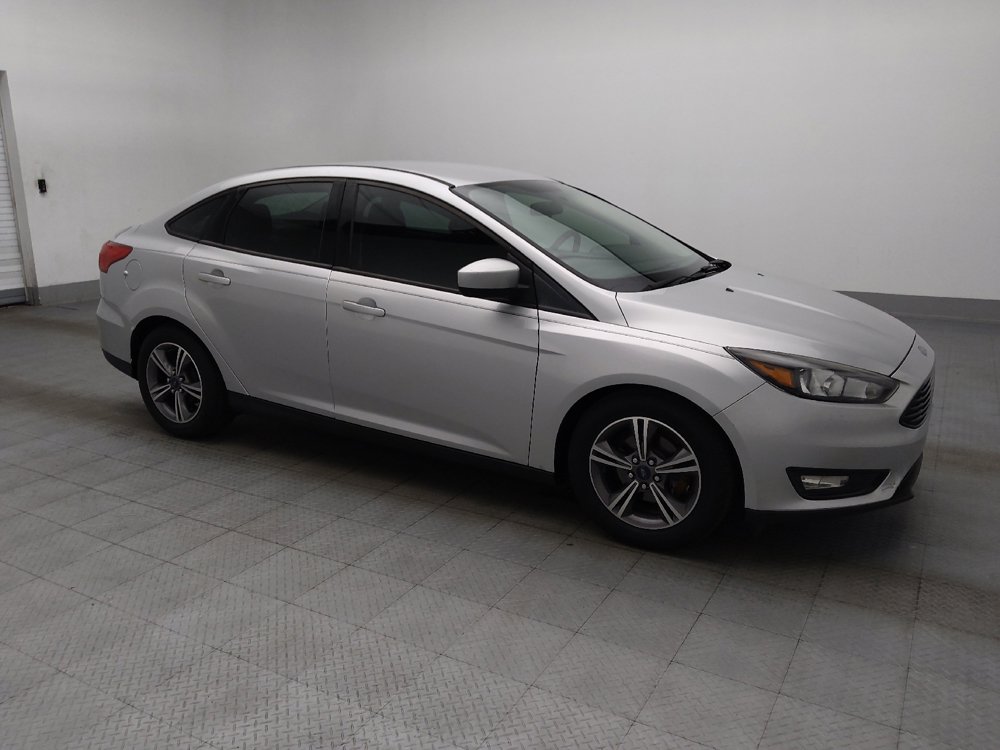 Used 2018 Ford Focus SE w/ SE Appearance Package FWD image 11