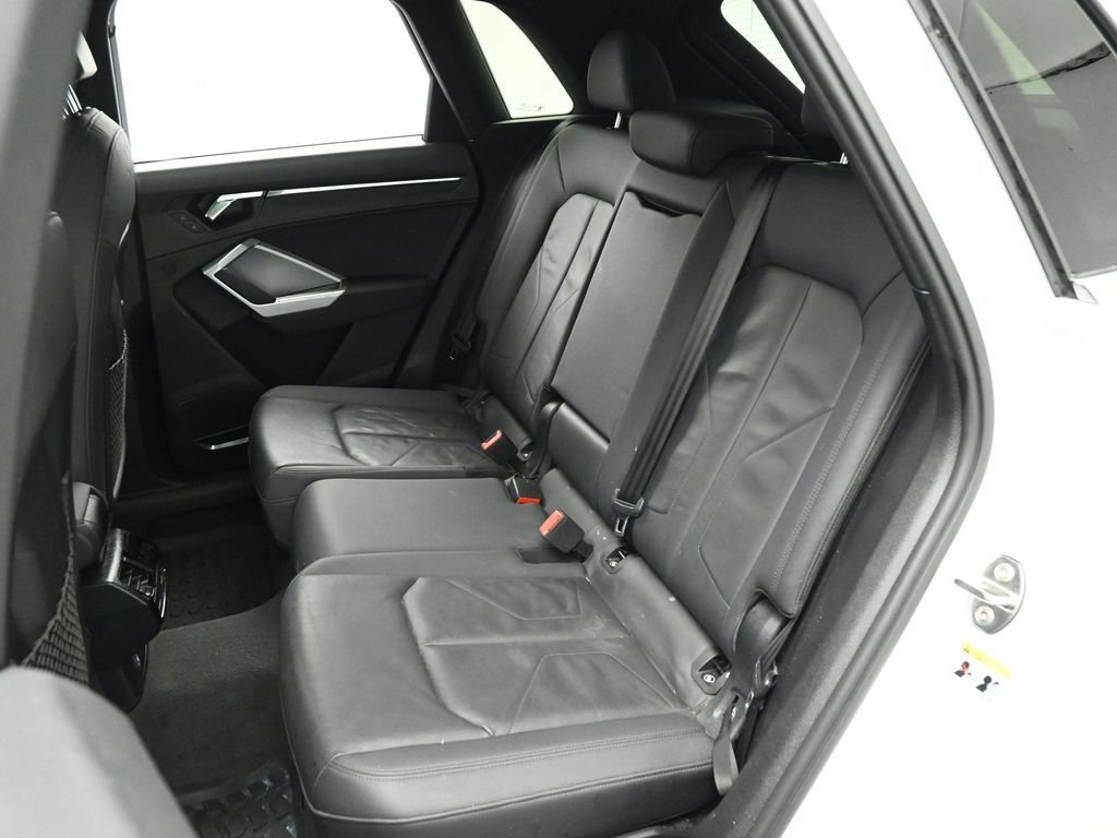 Used 2020 Audi Q3 2.0T Premium Plus w/ Premium Plus Package AWD/4WD image 19