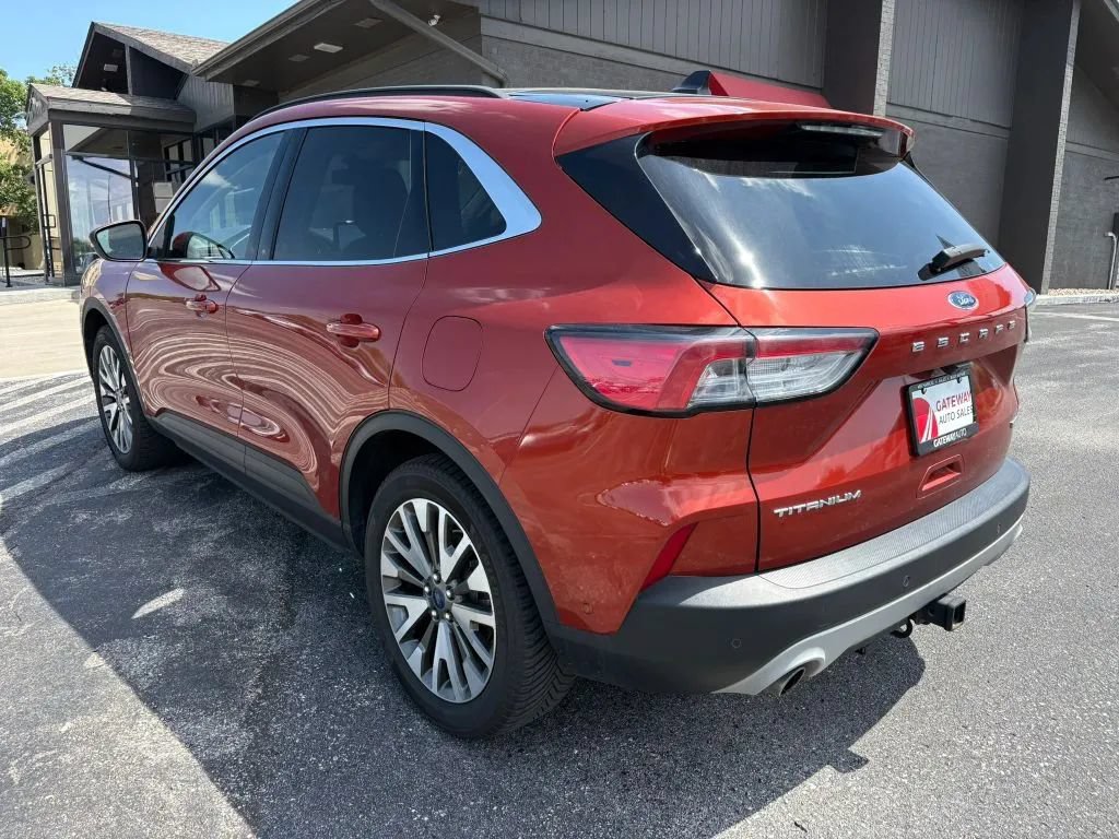 Used 2020 Ford Escape Titanium AWD/4WD image 3