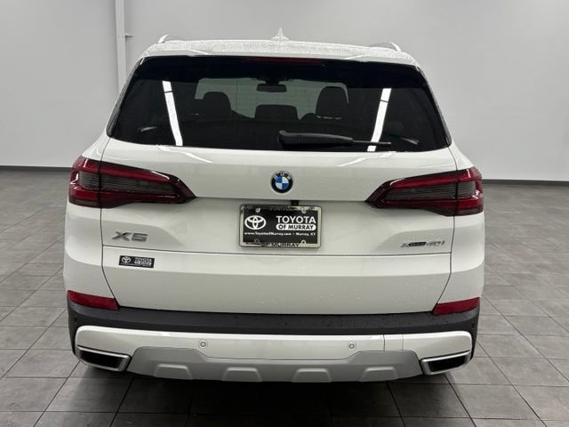 Used 2022 BMW X5 xDrive40i w/ Premium Package AWD/4WD image 3