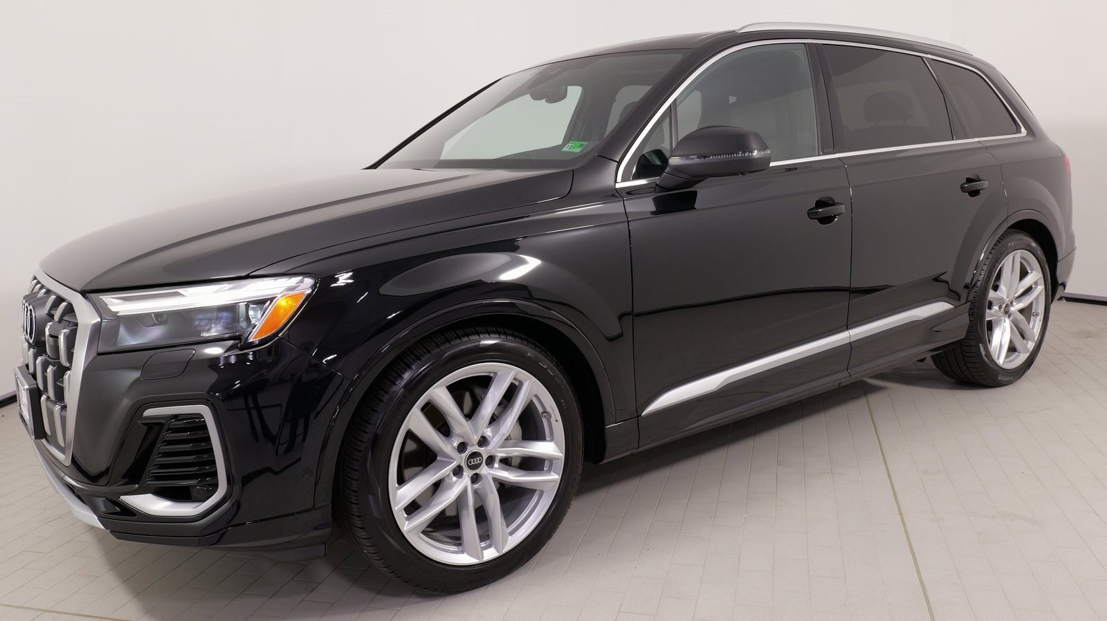 Used 2025 Audi Q7 3.0T Premium Plus w/ Premium Plus Package image 4