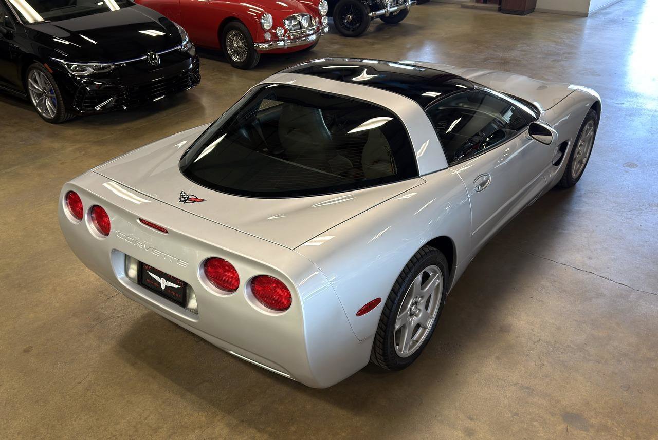 Used 1997 Chevrolet Corvette Coupe w/ Memory Pkg RWD image 21