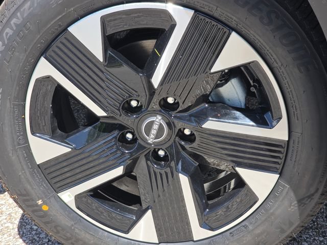 New 2026 Nissan Kicks SV w/ Cold Weather Package AWD/4WD image 9