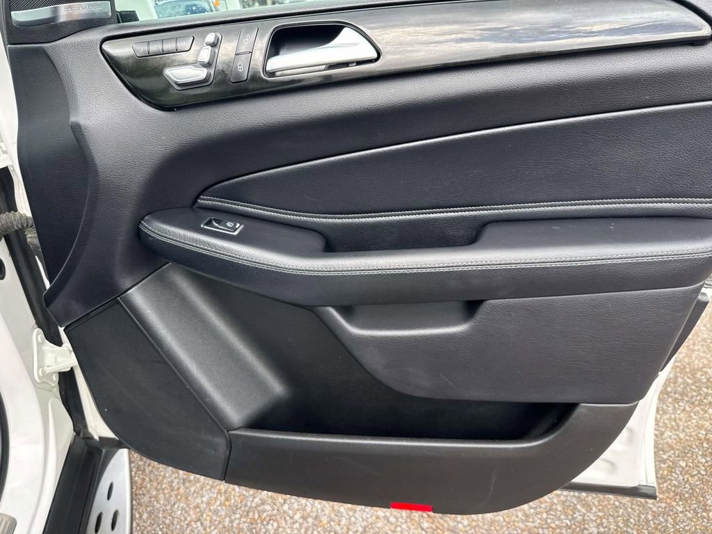 Used 2019 Mercedes-Benz GLS 450 4MATIC image 17