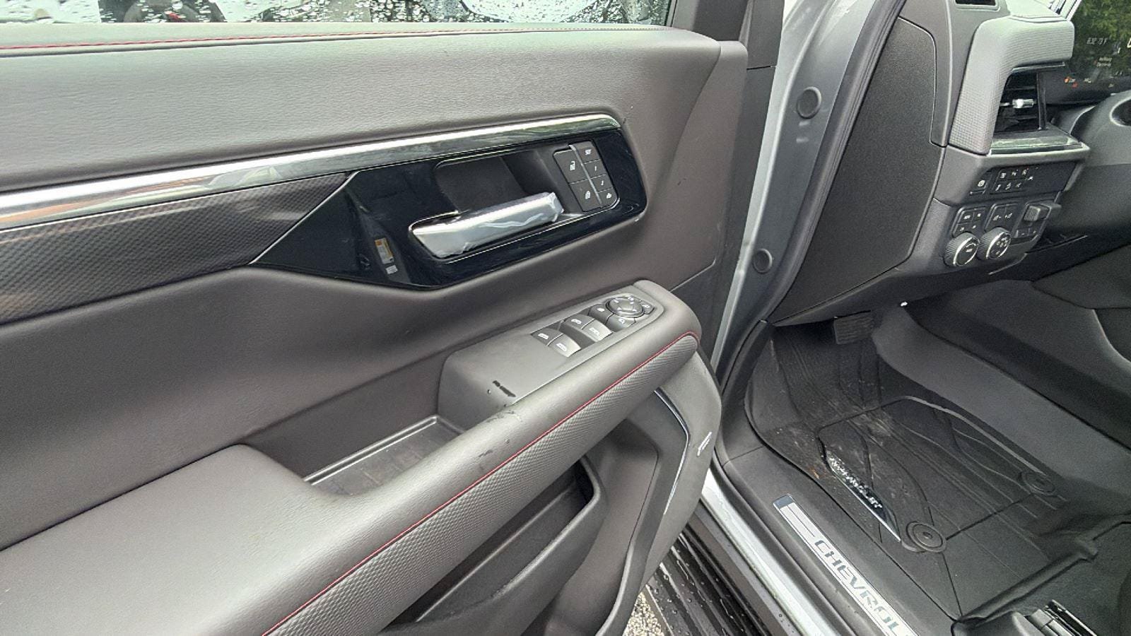 New 2026 Chevrolet Suburban RST w/ Comfort Package AWD/4WD image 16