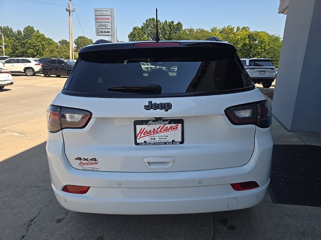 Used 2024 Jeep Compass Limited w/ High Altitude Package AWD/4WD image 11