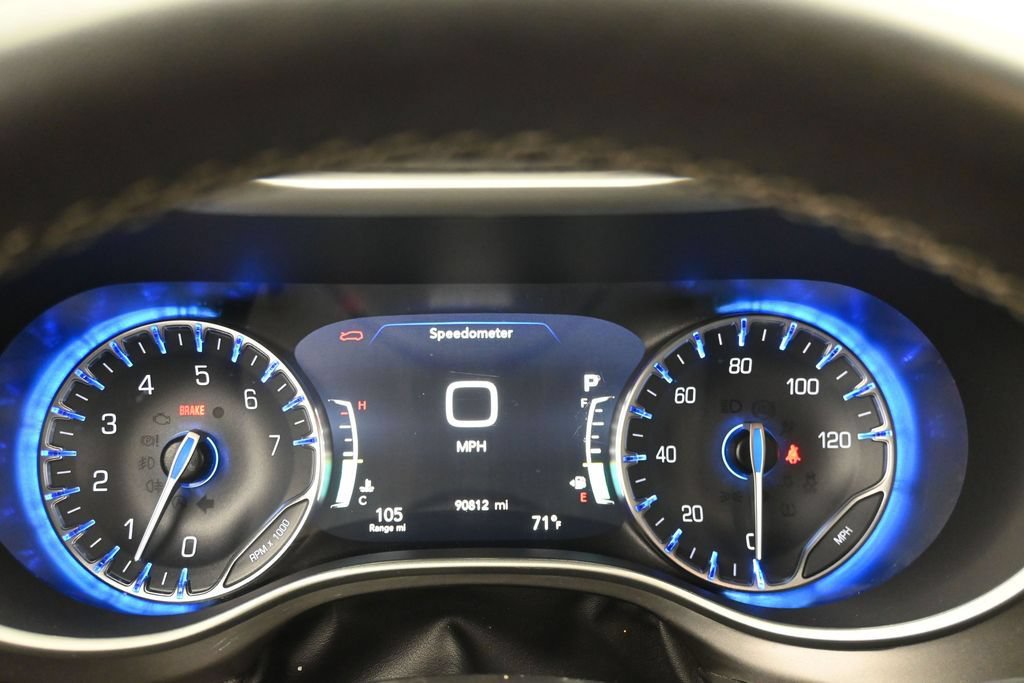 Used 2022 Chrysler Pacifica Touring-L FWD image 18