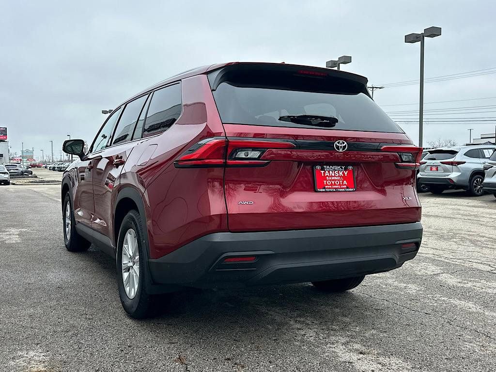 Certified 2024 Toyota Grand Highlander XLE image 3