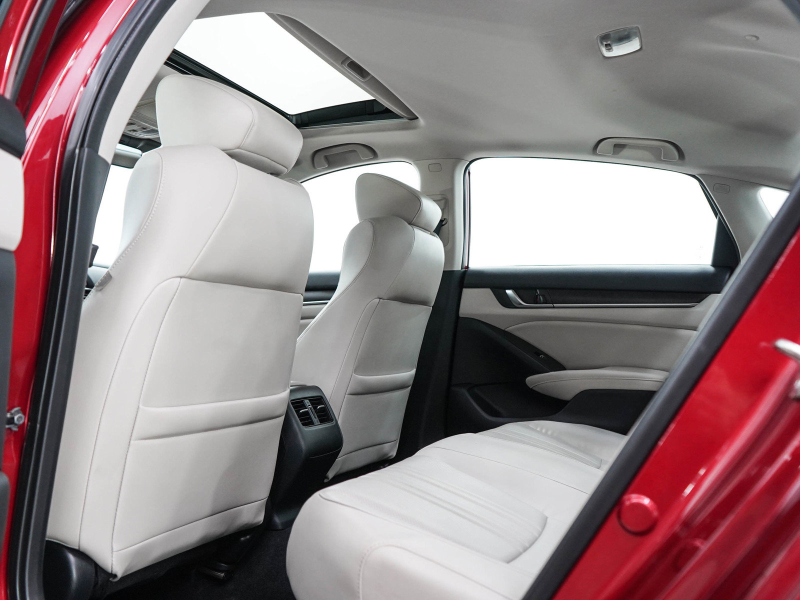 Used 2018 Honda Accord EX-L image 16