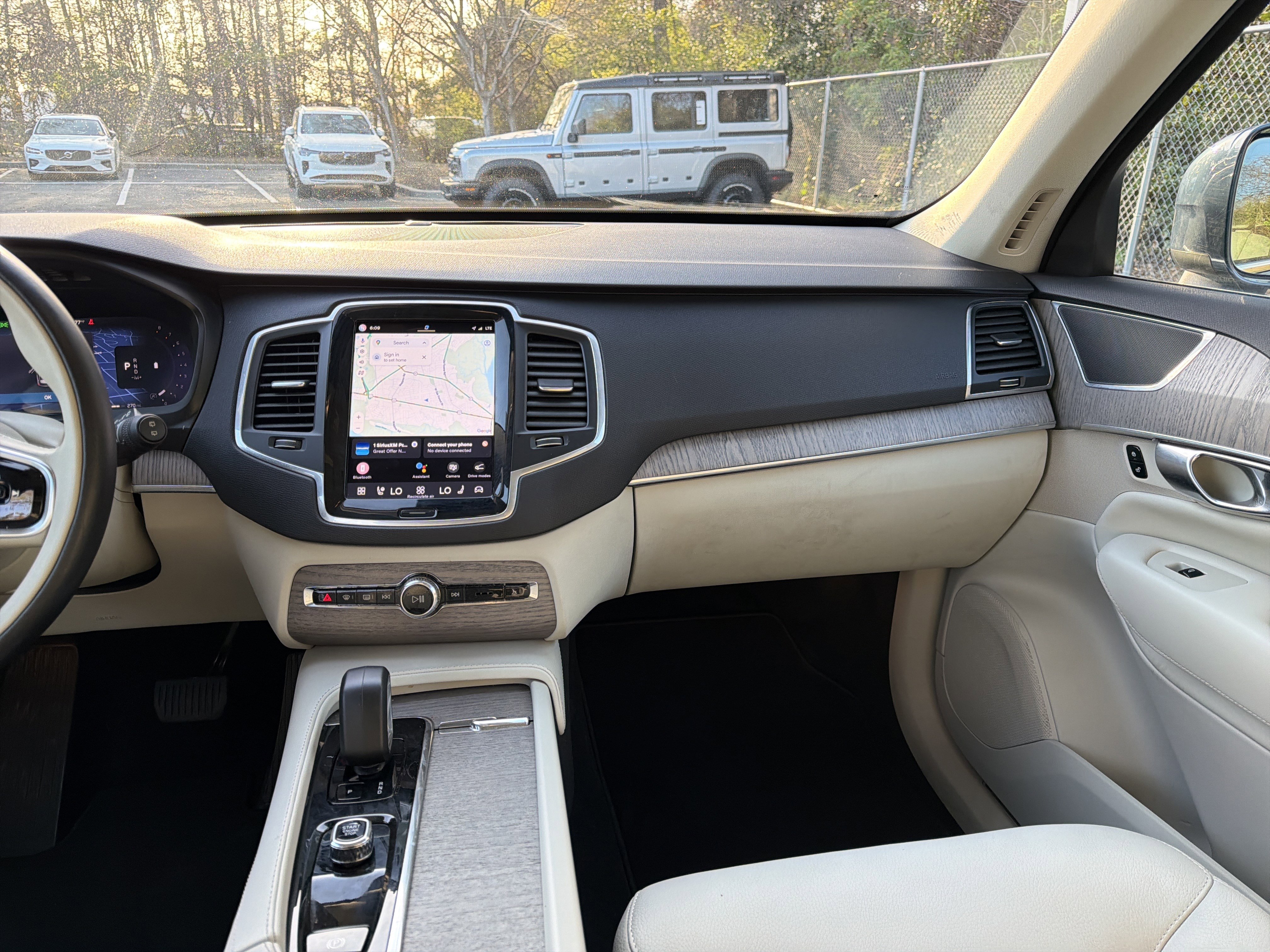 Certified 2023 Volvo XC90 B6 Core w/ Climate Package image 31