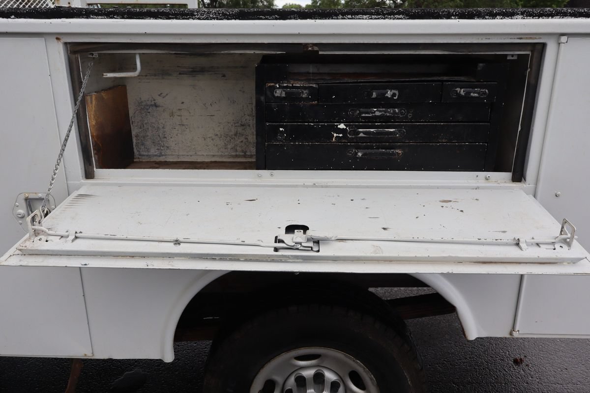 Used 2006 GMC Sierra 2500 W/T RWD image 16