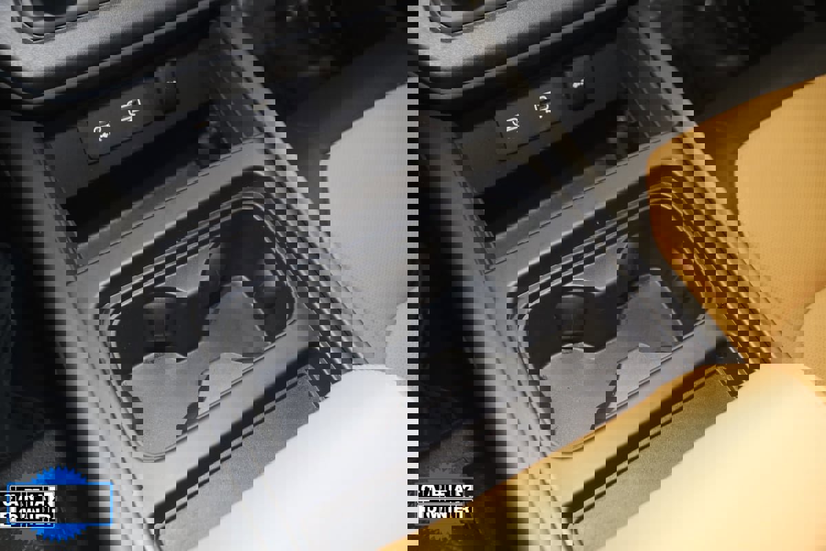 Used 2024 Land Rover Defender 110 X-Dynamic SE image 27