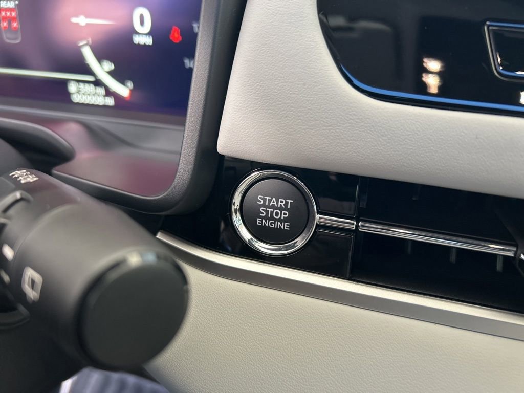 New 2025 Mitsubishi Outlander SEL image 44