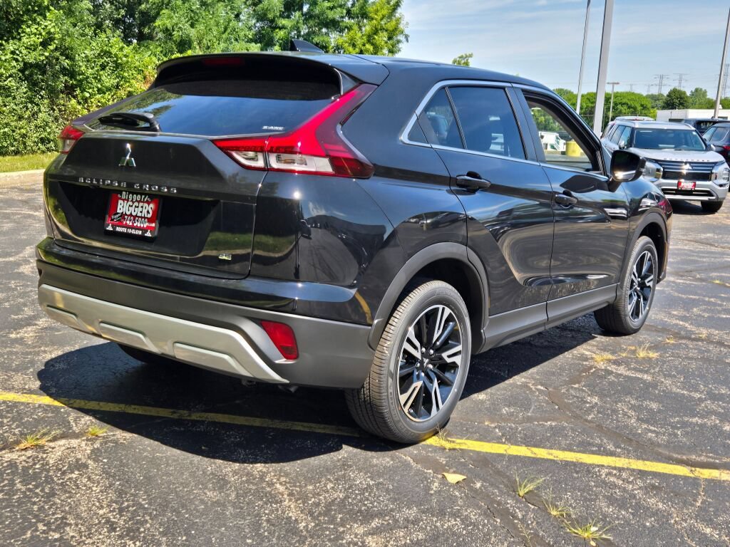 New 2026 Mitsubishi Outlander LE AWD/4WD image 10