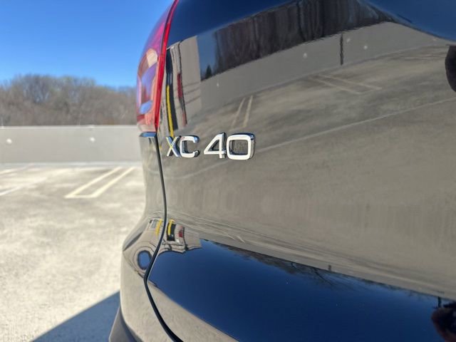 Certified 2023 Volvo XC40 B5 Plus w/ Driver Assist Package AWD/4WD image 38