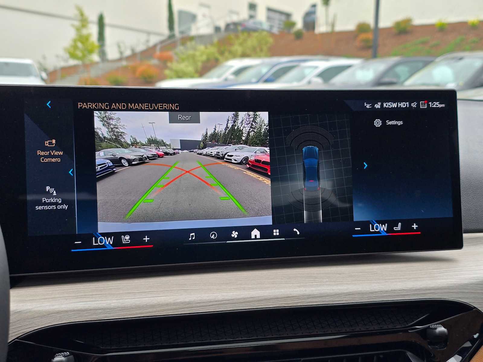 Used 2025 BMW 330i xDrive Sedan w/ Premium Package image 24