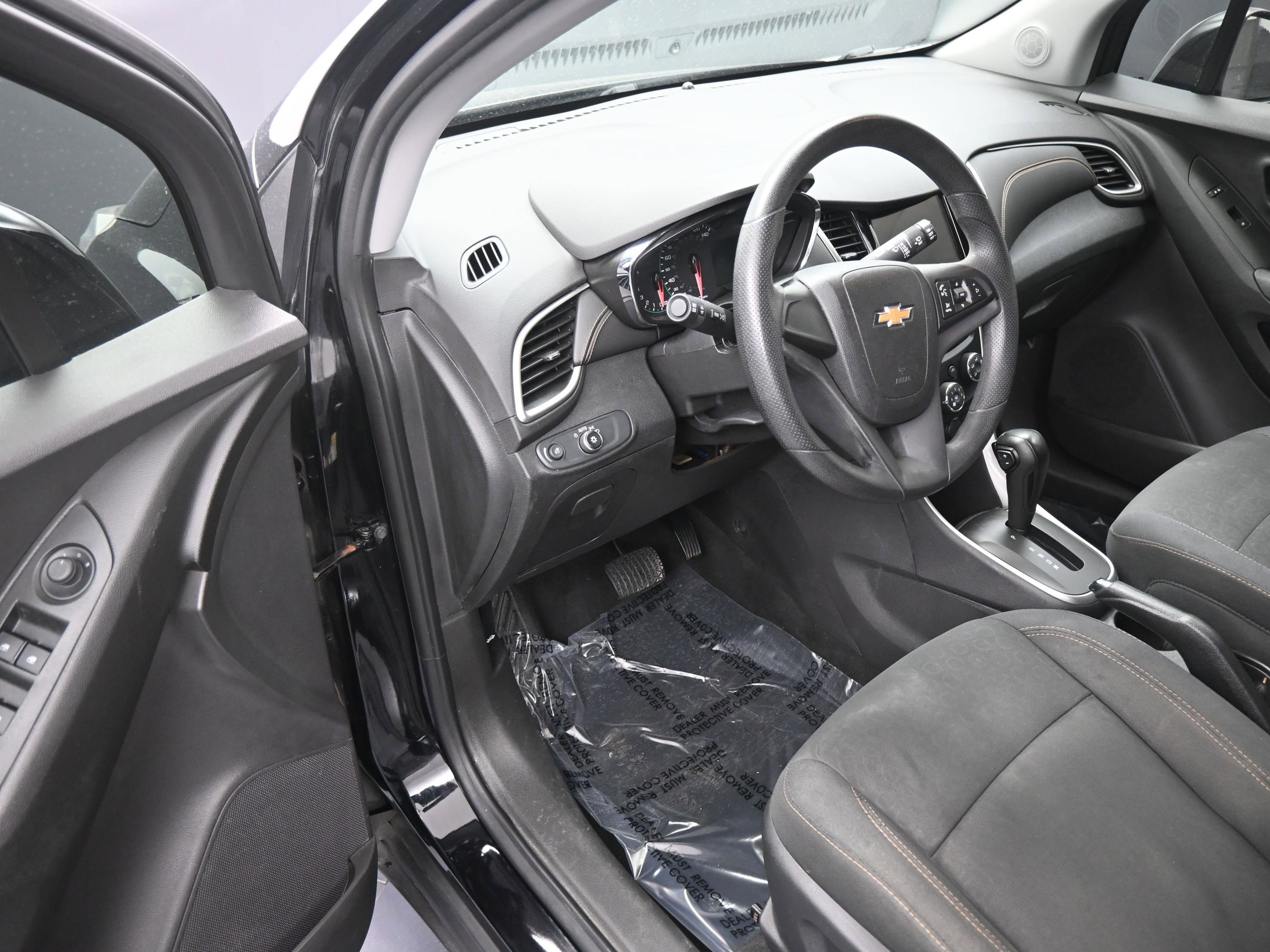 Used 2018 Chevrolet Trax LS image 12