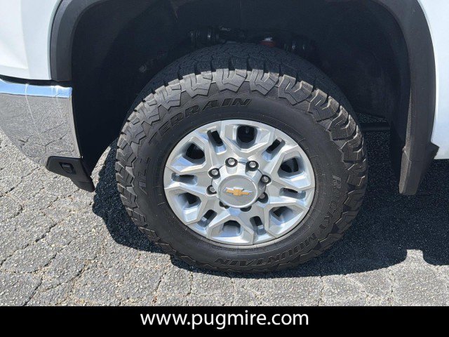 Used 2024 Chevrolet Silverado 2500 LT AWD/4WD image 11