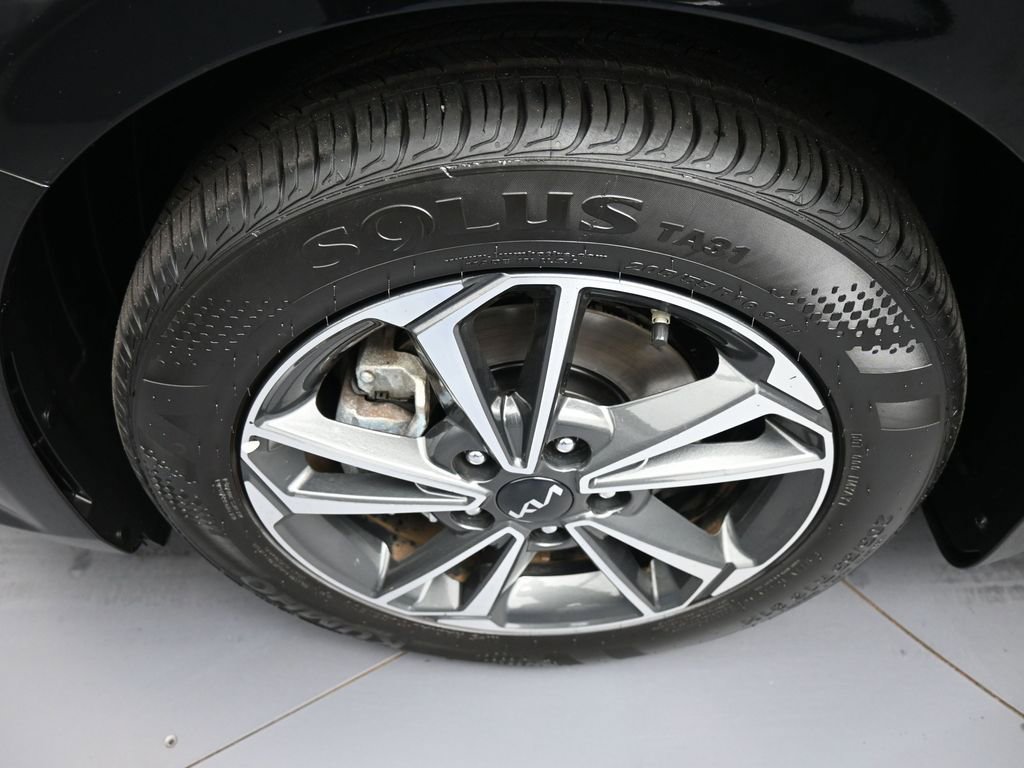 Certified 2023 Kia Forte LXS w/ LXS Technology Package FWD image 14