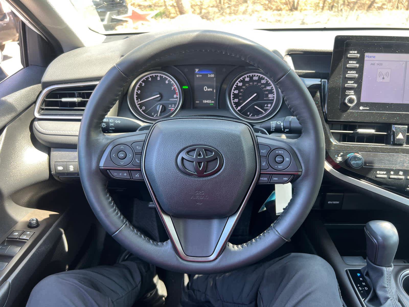 Used 2023 Toyota Camry SE w/ Cold Weather Package FWD image 17
