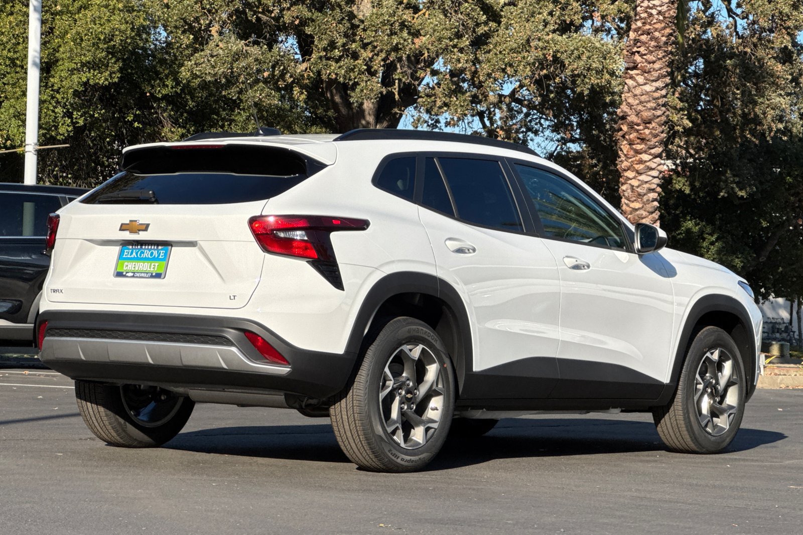 New 2026 Chevrolet Trax LT w/ LT Convenience Package FWD image 3