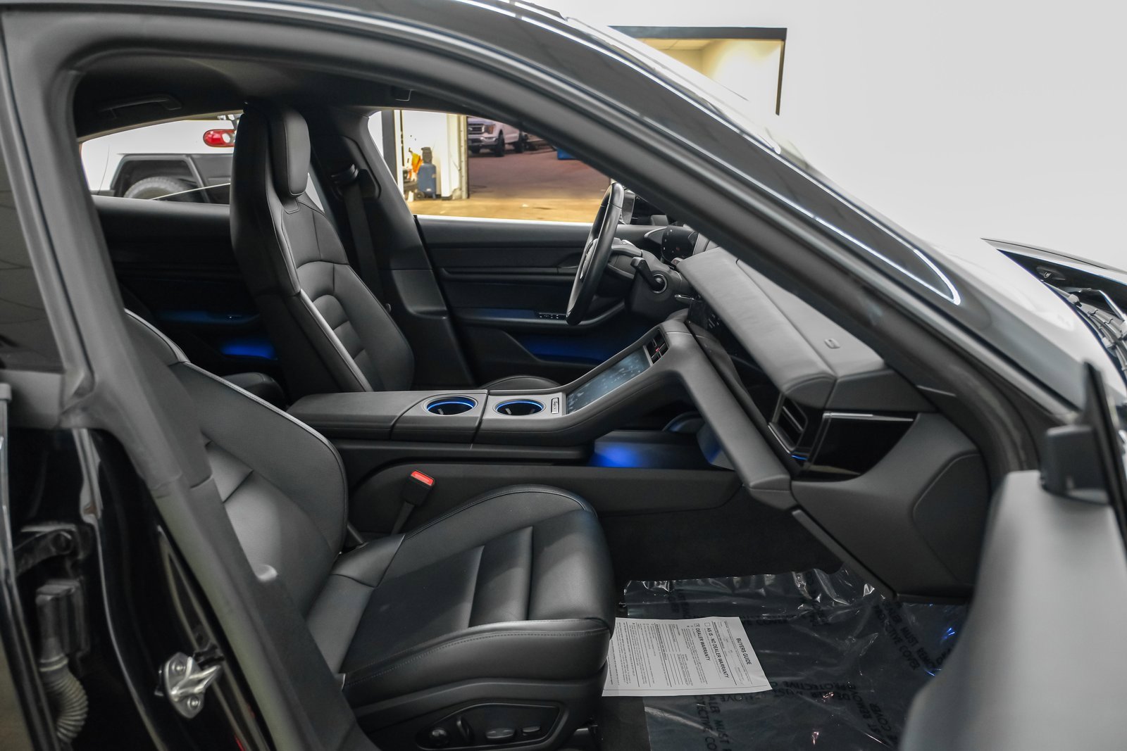 Used 2023 Porsche Taycan image 31