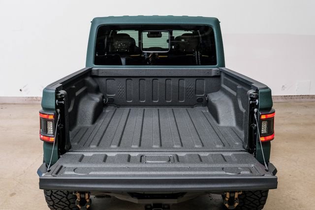 Used 2025 Jeep Gladiator Rubicon w/ Safety Group AWD/4WD image 46