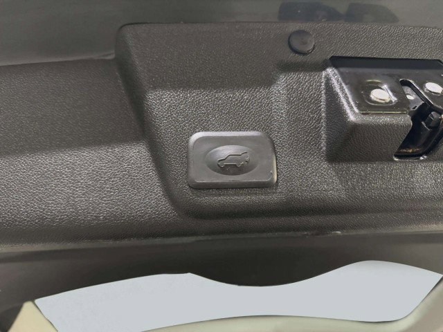 Used 2011 Buick Enclave CX image 40