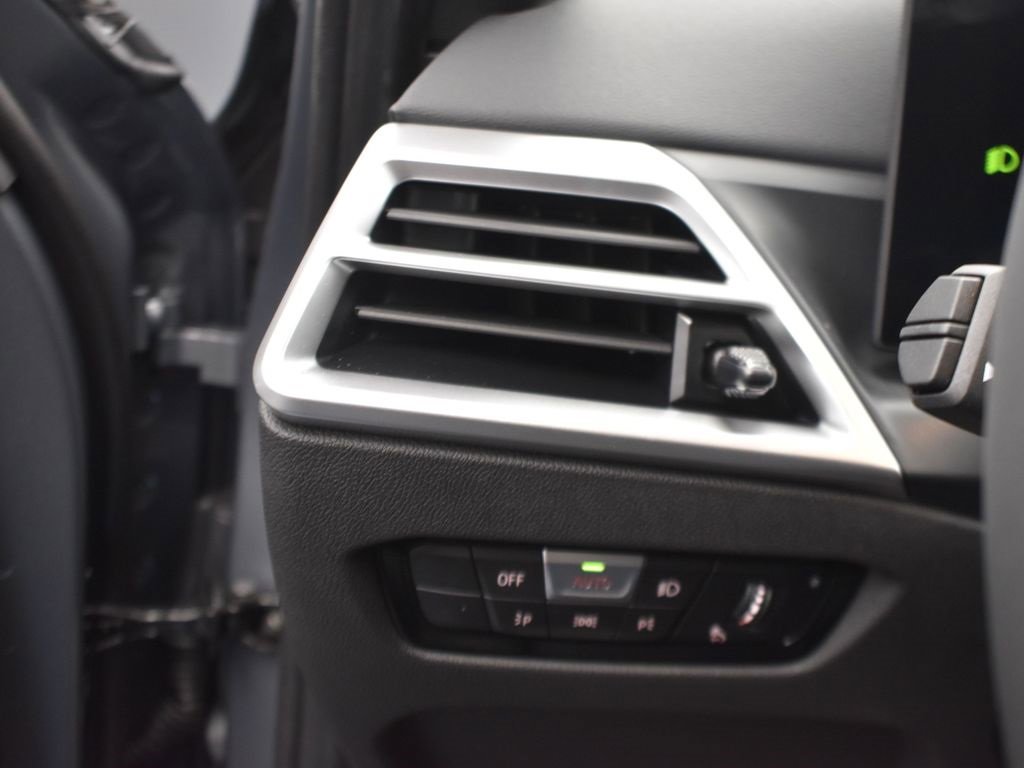 New 2026 BMW 330i Sedan w/ M Sport Package image 29