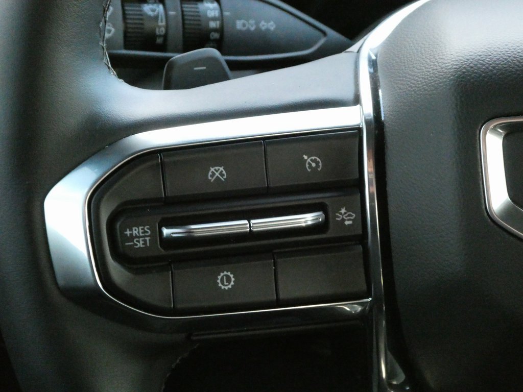 Certified 2025 GMC Yukon Denali image 13