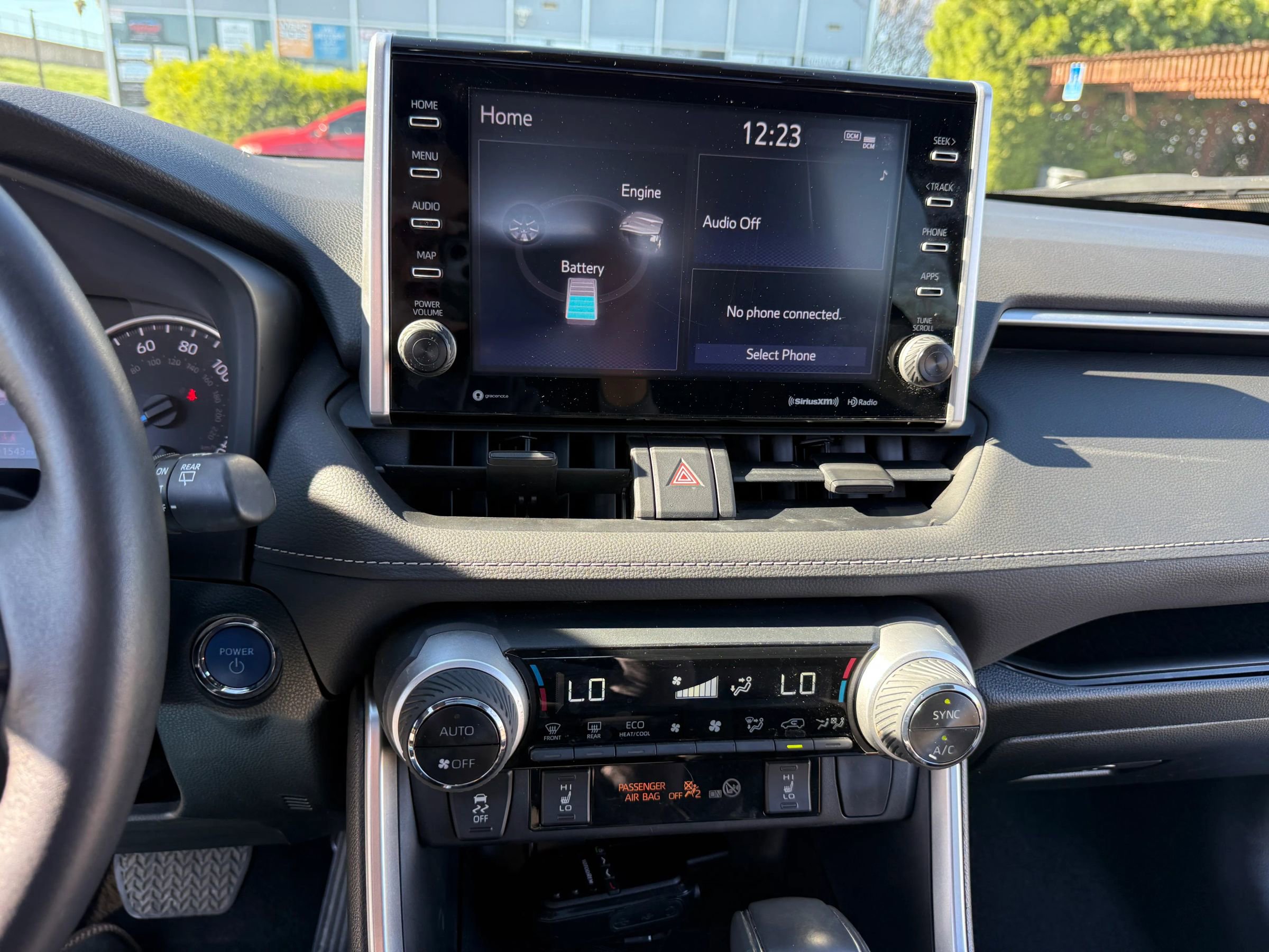 Used 2022 Toyota RAV4 SE w/ Convenience Package image 16