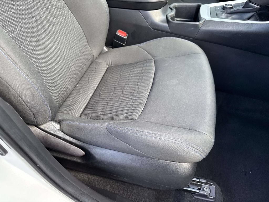 Used 2022 Toyota RAV4 SE w/ Convenience Package AWD/4WD image 27
