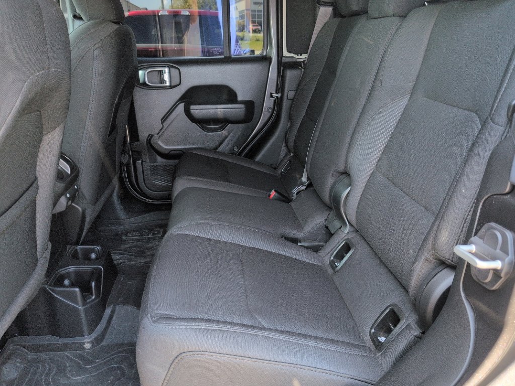 Used 2023 Jeep Gladiator Sport AWD/4WD image 9