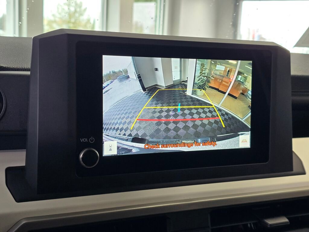 Used 2024 Toyota Tacoma TRD Sport w/ TRD Sport Upgrade Package image 31