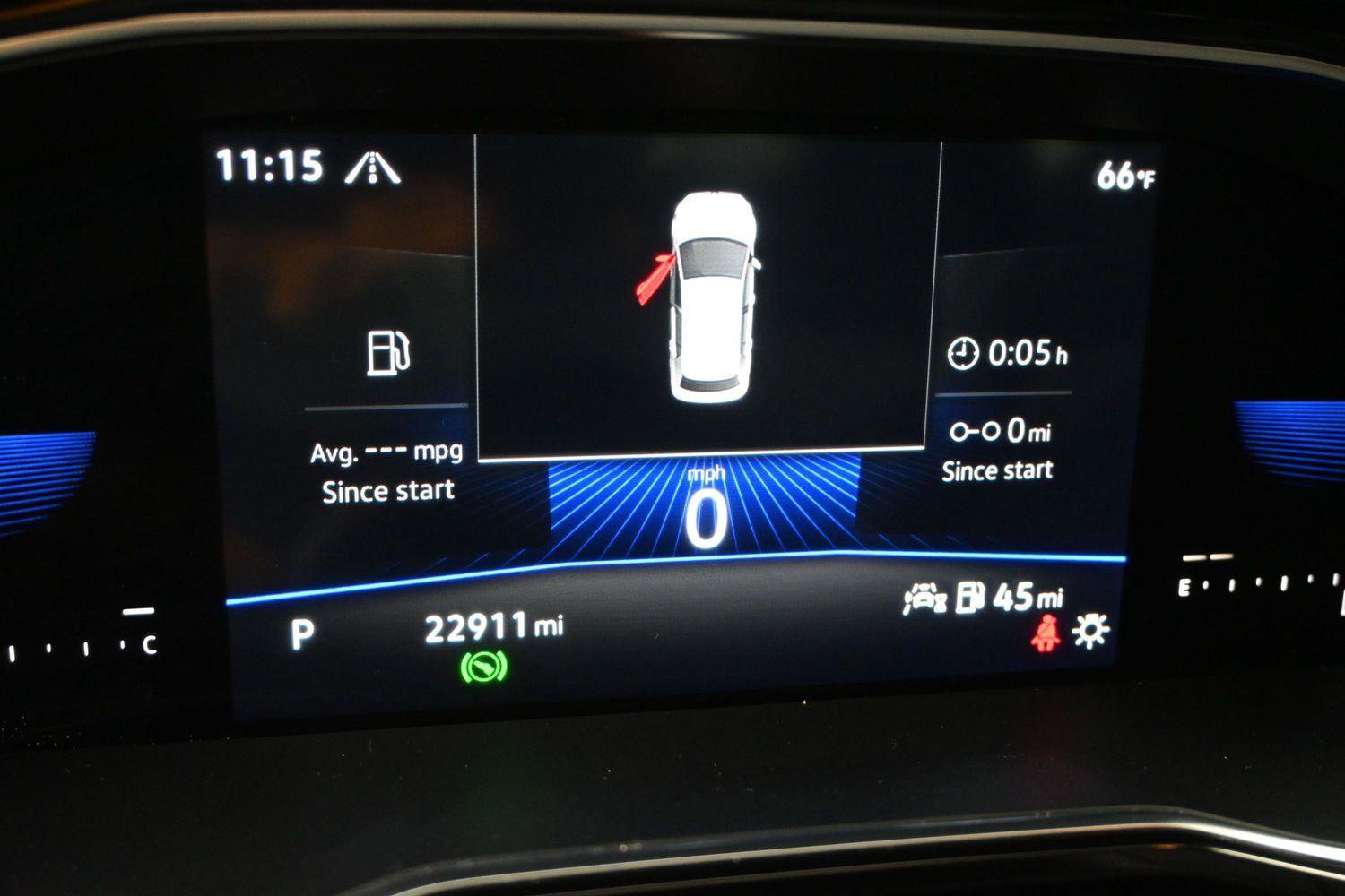 Used 2022 Volkswagen Jetta SE w/ Panoramic Sunroof Package FWD image 3
